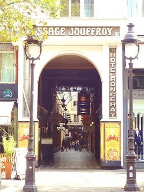 パッサージュ・ジュフロワ　Passage Jouffroy